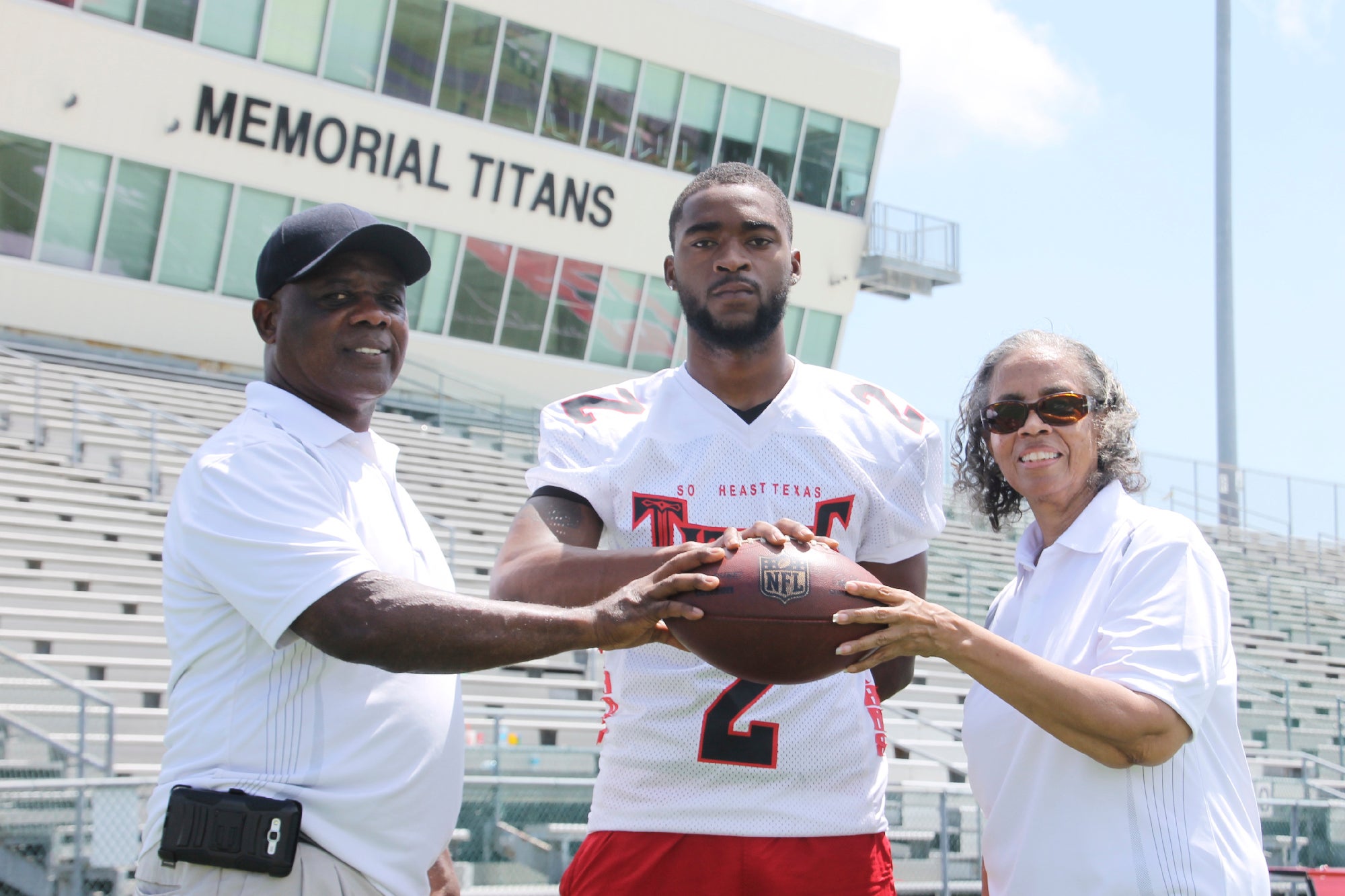 Texas to Brazil: Former Memorial, SE Texas Titan signs with Brumadinho team  - Port Arthur News