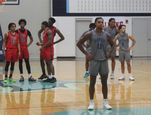 Seahawks stun No. 7 Trinity Valley CC